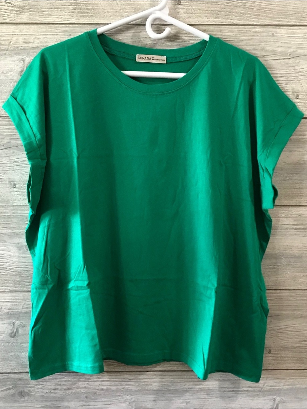 BN Zenana Outfitters Emerald Green Sleeveless Crewneck Top